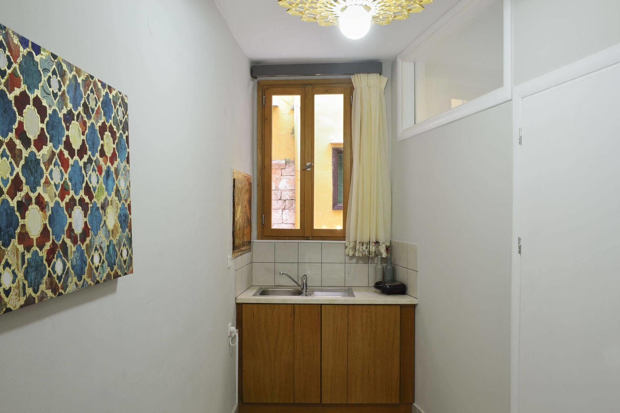 Elia Dorotheou Hotel Chrissi Akti Chania